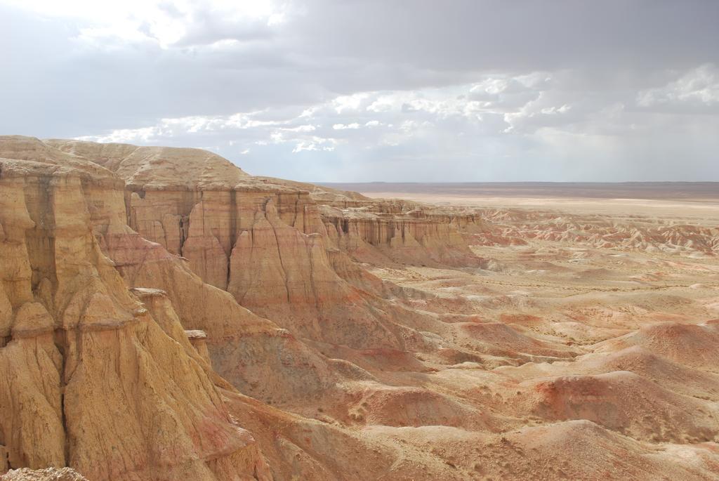 Golden Gobi Hostel & Tours Улан-Батор Экстерьер фото