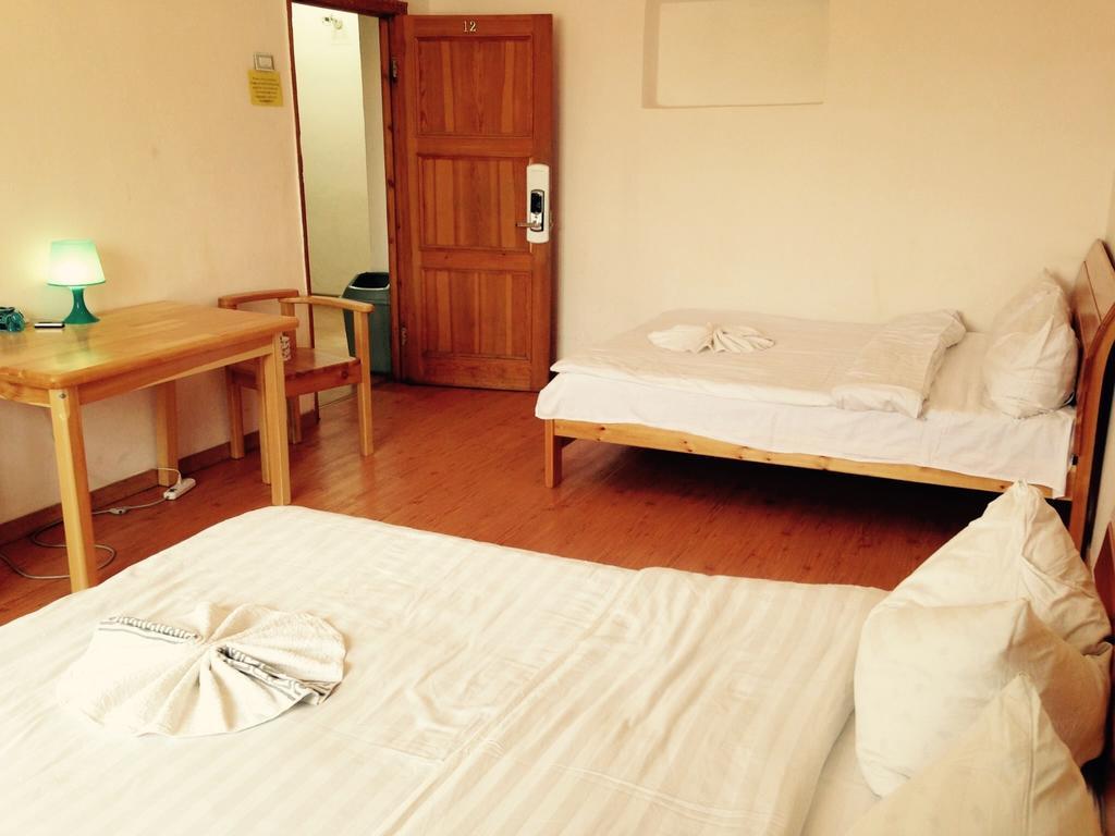 Golden Gobi Hostel & Tours Улан-Батор Номер фото